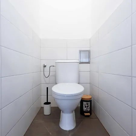 Charming Old Town Family Retreat Apartment *