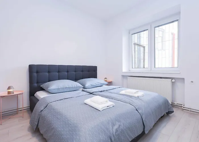 Charming Old Town Family Retreat * Pressburg