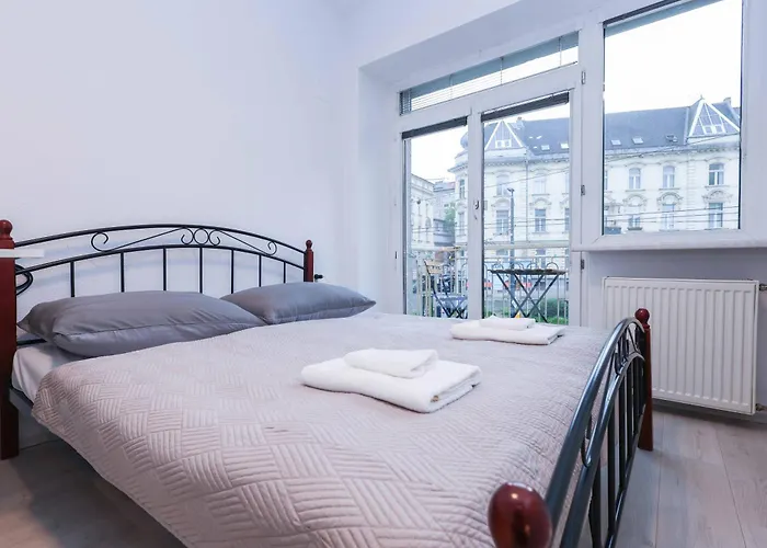 Charming Old Town Family Retreat