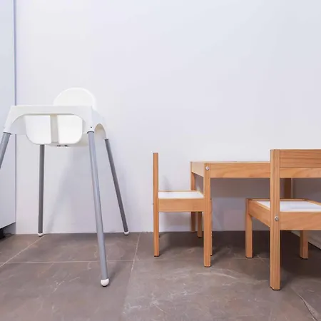 Апартаменты Charming Old Town Family Retreat Братислава