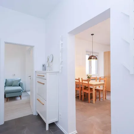 Charming Old Town Family Retreat Апартаменты