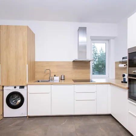 Charming Old Town Family Retreat Апартаменты Братислава