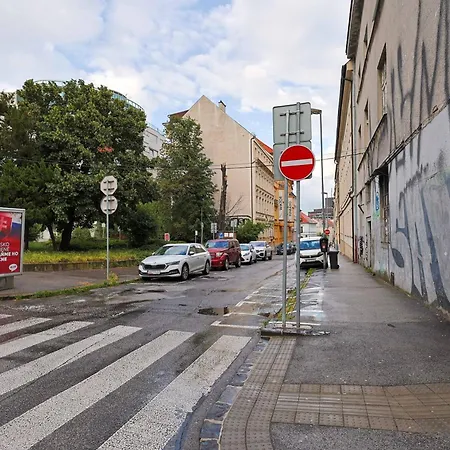 Charming Old Town Family Retreat Апартаменты *