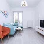 Charming Old Town Family Retreat *