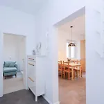 Charming Old Town Family Retreat Appartement