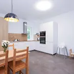 Charming Old Town Family Retreat Appartement