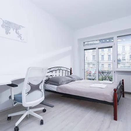 Appartement Charming Old Town Family Retreat