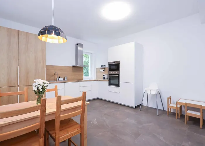 Charming Old Town Family Retreat Appartement